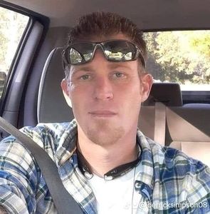 Meet your Posher, Derrick